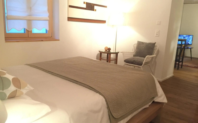 Dorf-Hotel "Apartments & Rooms"