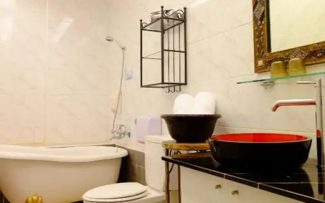 Moon House B&B