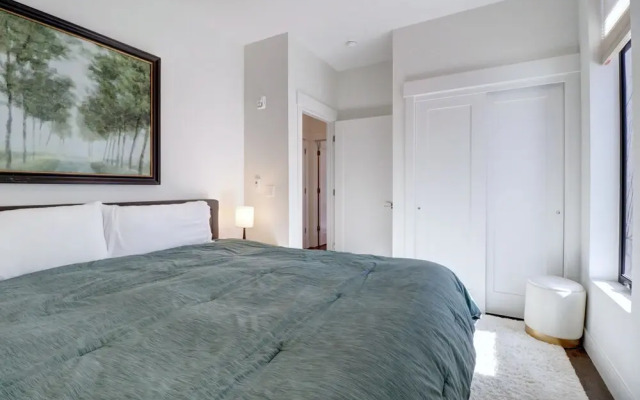River West 515 2 Bedroom Condo