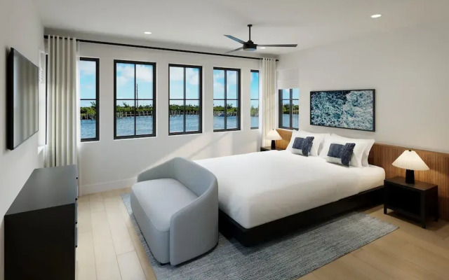 Waterfront Luxury Home - Tidelands House
