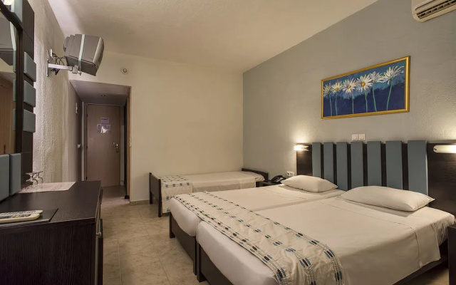 Ninos Grand Beach Resort