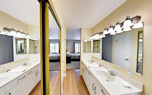13784 Truckee - 4 Bedroom Home