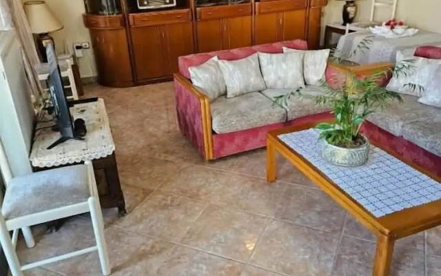 Tinas House