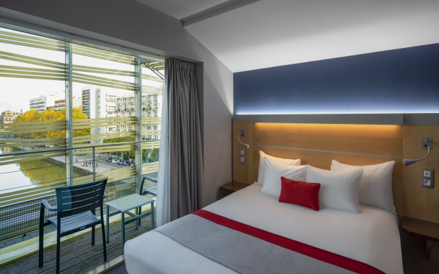 Holiday Inn Express Paris-Canal de la Villette by IHG