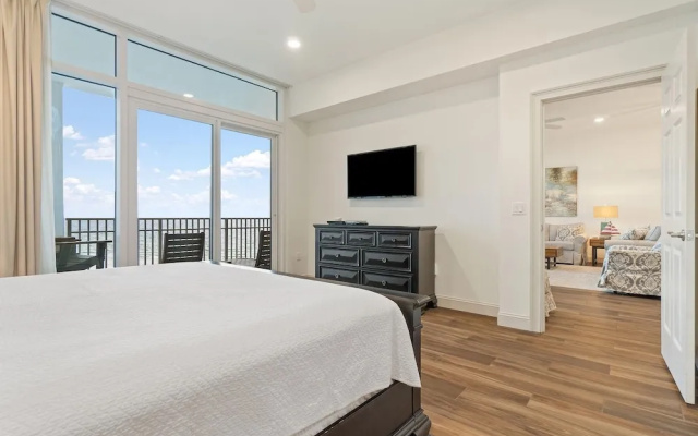 Vista Del Mar 402
