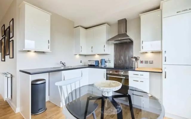 The Enfield Sanctuary - Modern 1bdr Flat With Balcony