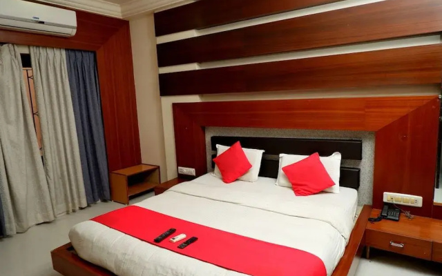 OYO 3737 Hotel City Palace