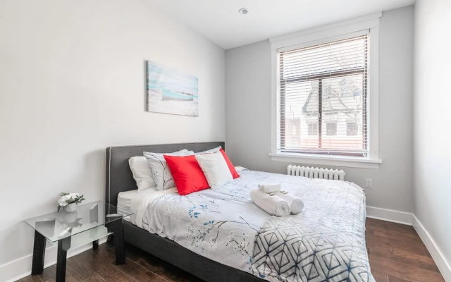 2BR Apt With King Bed Netflix - Near Downtown