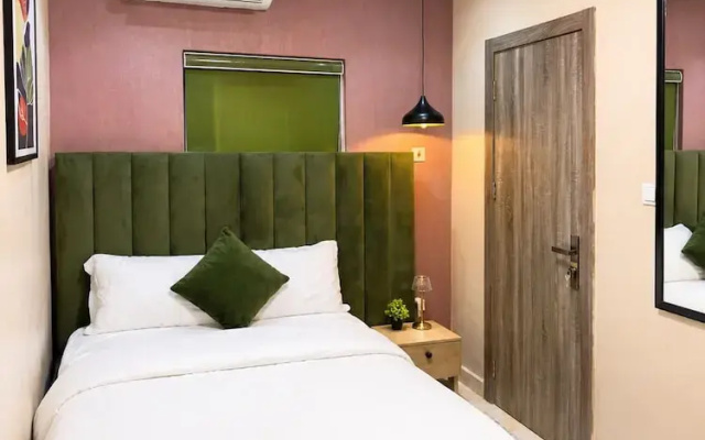 Happy Lodge Shortlets & Suites