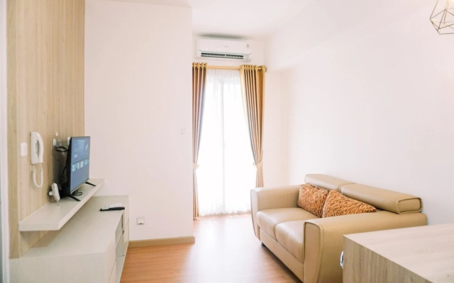 Modern And Homey 2Br Apartment At M-Town Residence