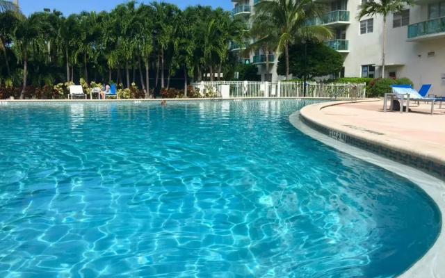 Sunny Isles Suites