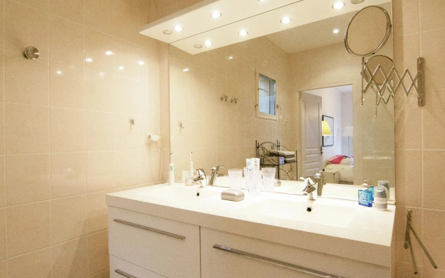 Classy Villa in Ecuras-Rouzède with Private Garden