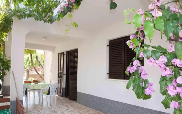 Apartments Put Garbine