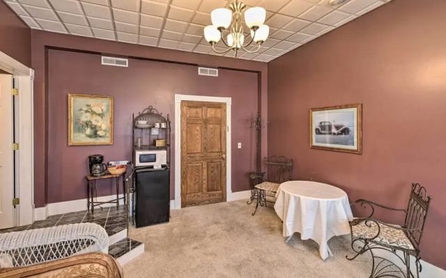 Pet-friendly Apt: 2 Blocks to Riverside Park!
