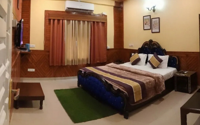Fabhotel Royal Green Buds