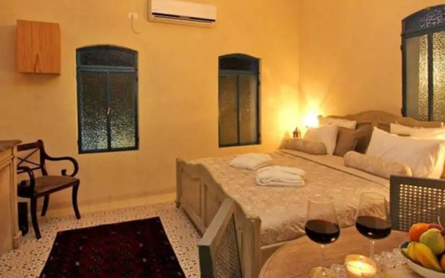 Beit Ha'Omanim Hotel