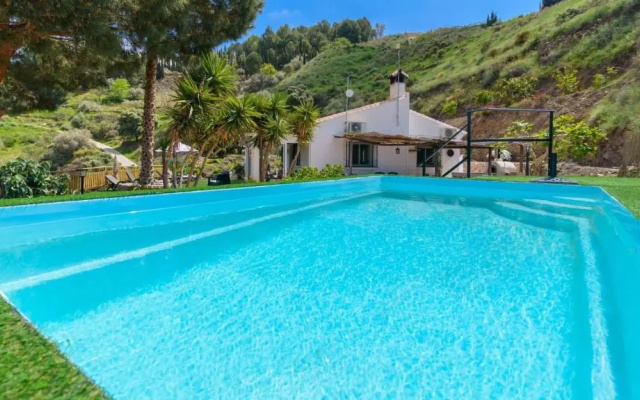 Cortijo Baeza Torrox by Ruralidays