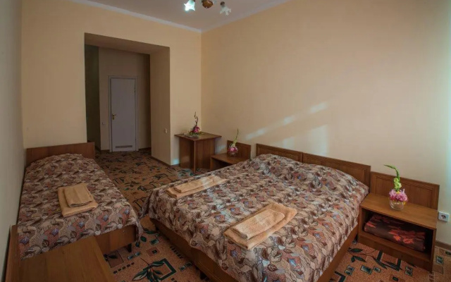 Корона(Евпатория)