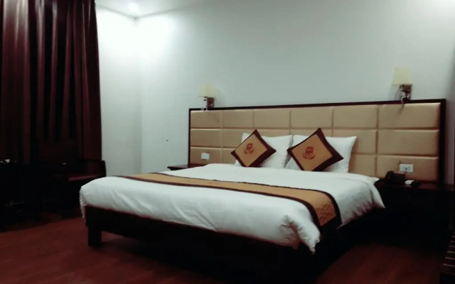 Luxury II Hotel