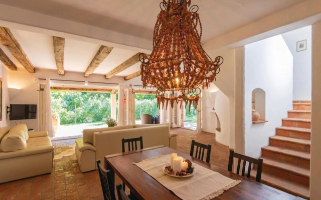 Amazing Home in Trstenik with Hot Tub, WiFi & 2 Bedrooms