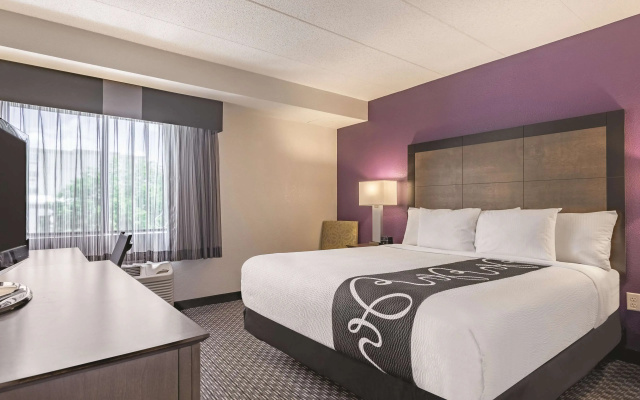 La Quinta Inn & Suites by Wyndham Salem NH