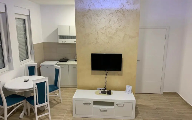 Airport View Apartments