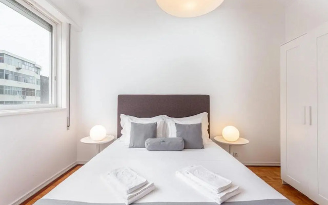 Feel Porto Stylish Flat IV