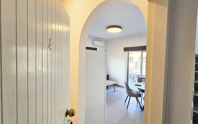 La Magenta Apartments