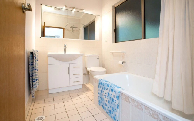 Rain Forest Retreat Jubilee Pocket