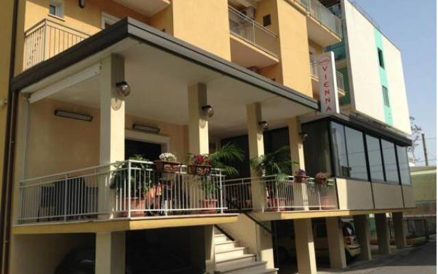 Hotel Vienna Римини вид на фасад