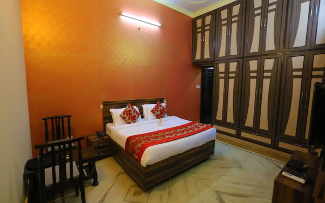 OYO 8681 Hotel Happy Homes