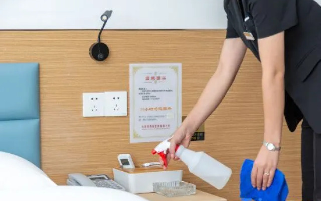 Nanhu Hotel (Bozhou University Bozhou High-speed Railway South Station)
