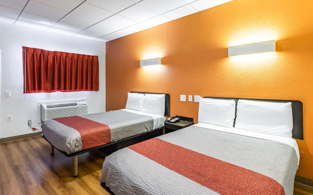 Motel 6 Elizabeth, NJ - Newark Liberty Intl Airport