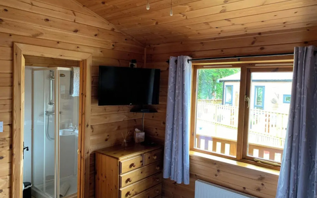 Teviot Lodge - Sleeps 6 - Pets - River Views