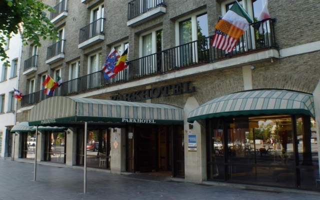 Отель Brugge Parkhotel вид на фасад