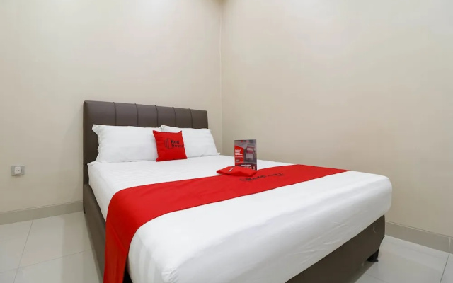 RedDoorz Plus near Dharmawangsa