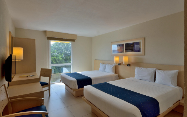 City Express Suites Playa del Carmen