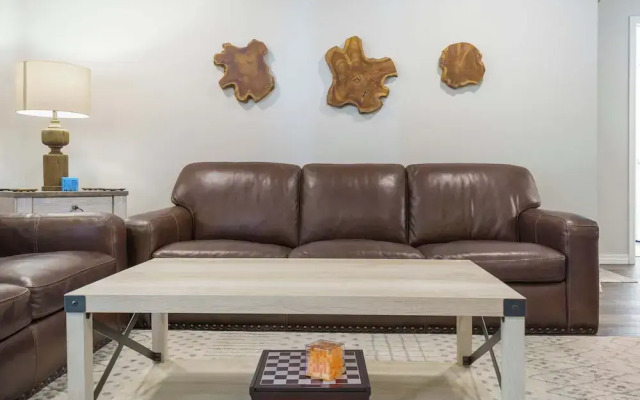 Hillside Lodge - Enjoy Music Venues & the Open Air