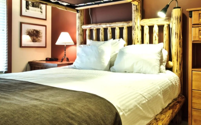 Snow Creek Lodge by Fernie Lodging Co