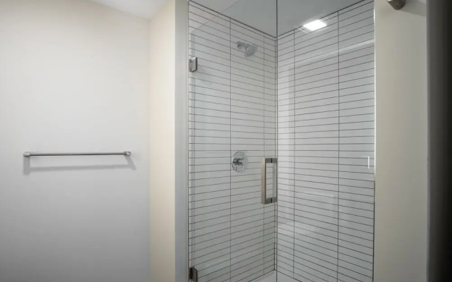 WhyHotel Seattle-Belltown Luxe Suites Wall Street