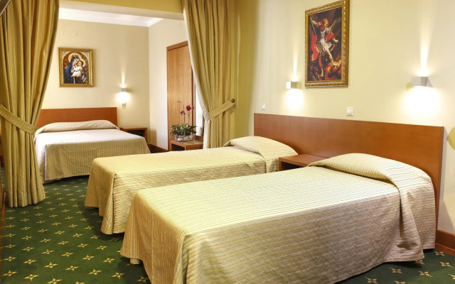 Domus Pacis Fatima Hotel