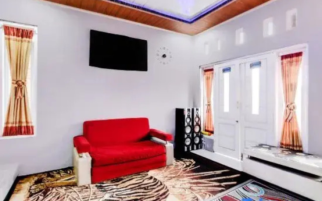 Hotel O Putra Family Homestay Sikunir Syariah