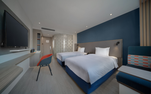 Holiday Inn Express Shanghai Jinqiao Central by IHG