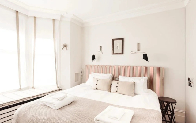 Retreat to a Stylish 1 Bedroom Flat in Chelsea