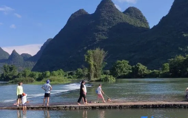 Yangshuo Linshuiwan Homestay (Shili Gallery Yulonghe)