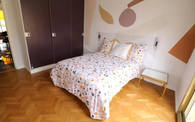 Beautiful 3 bedroom. Direct sea view. 401