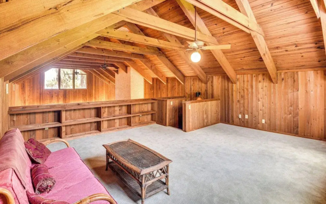 Little Lake George Hideaway w/ Furnished Boathouse