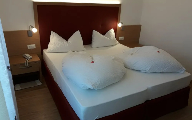 Hotel Garni Lux