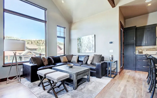 Slope View Chalet by RedAwning