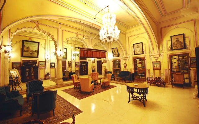 Castle Kanota Hotel